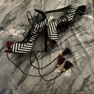 6.5 BLACK,WHITE,and RED STRAP AROUND